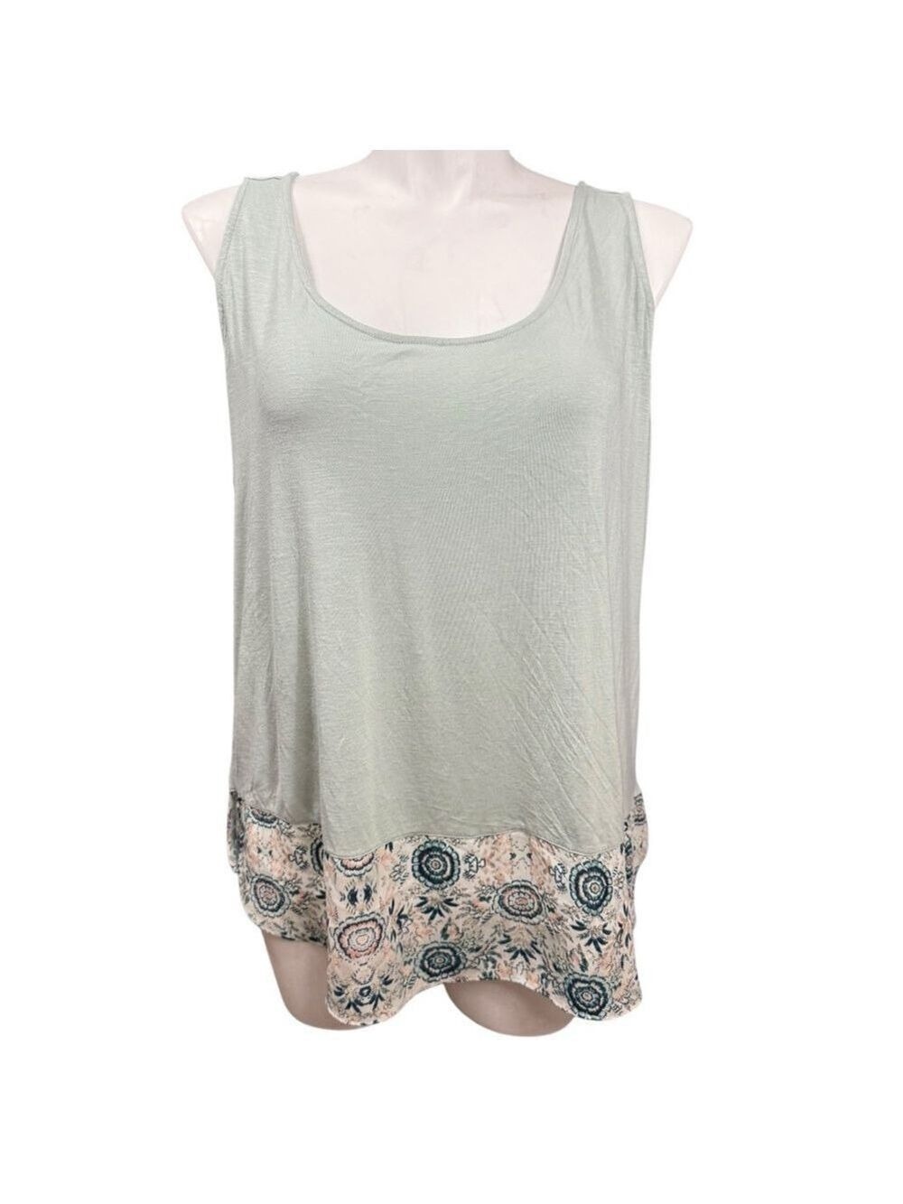Maurices Tank Top Size 3/3X Green Floral‎